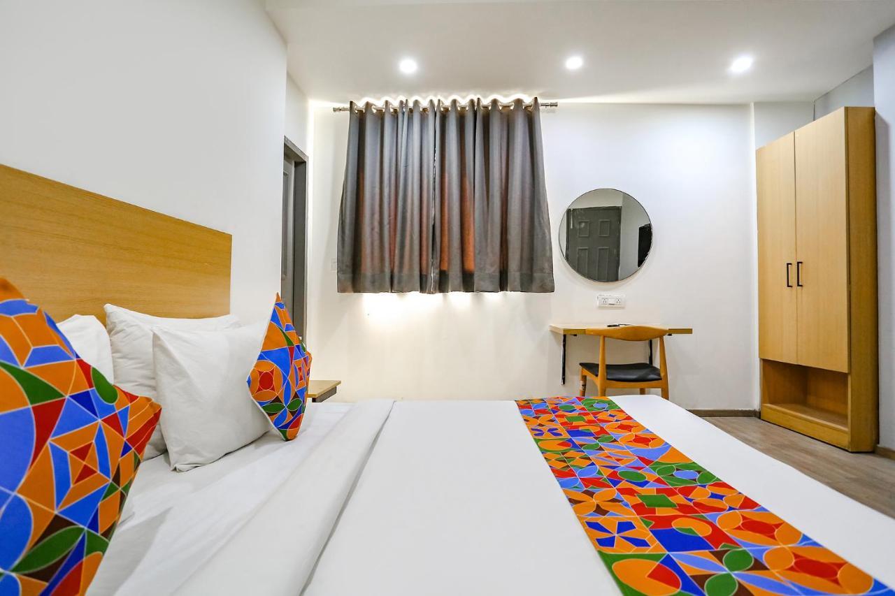 Fabhotel Vat - Meera Bagh Delhi (National Capital Territory of India) Exterior foto