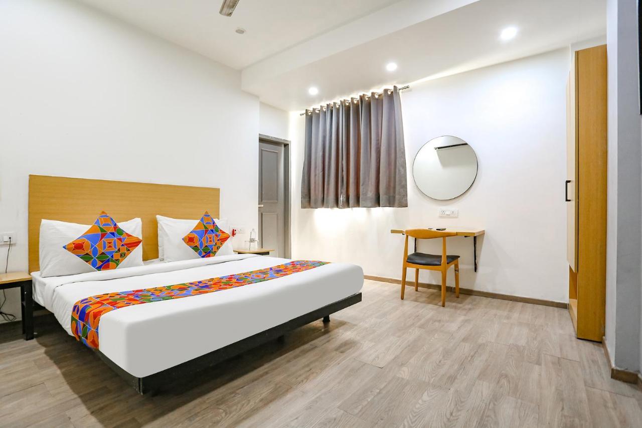 Fabhotel Vat - Meera Bagh Delhi (National Capital Territory of India) Exterior foto