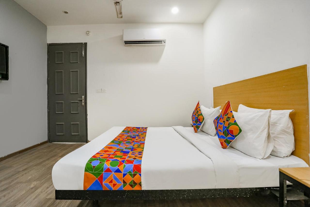 Fabhotel Vat - Meera Bagh Delhi (National Capital Territory of India) Exterior foto