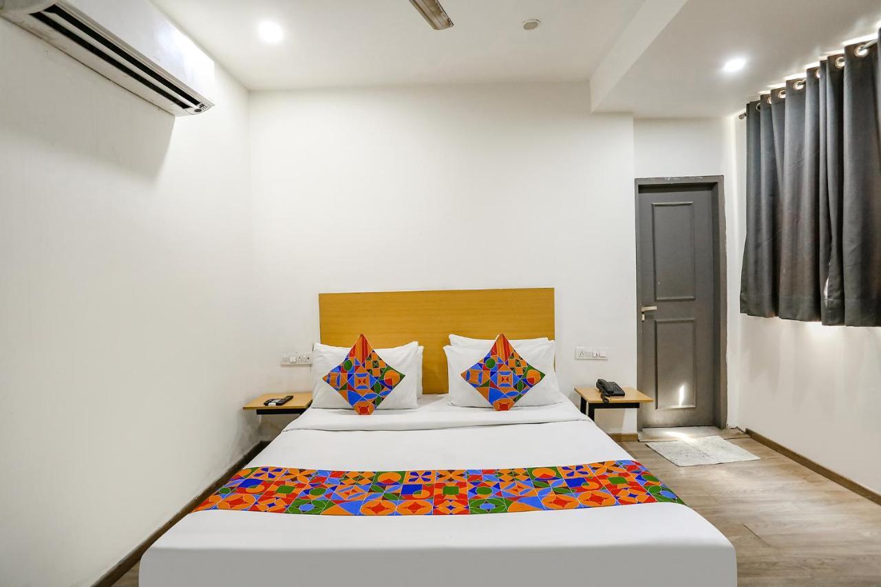 Fabhotel Vat - Meera Bagh Delhi (National Capital Territory of India) Exterior foto