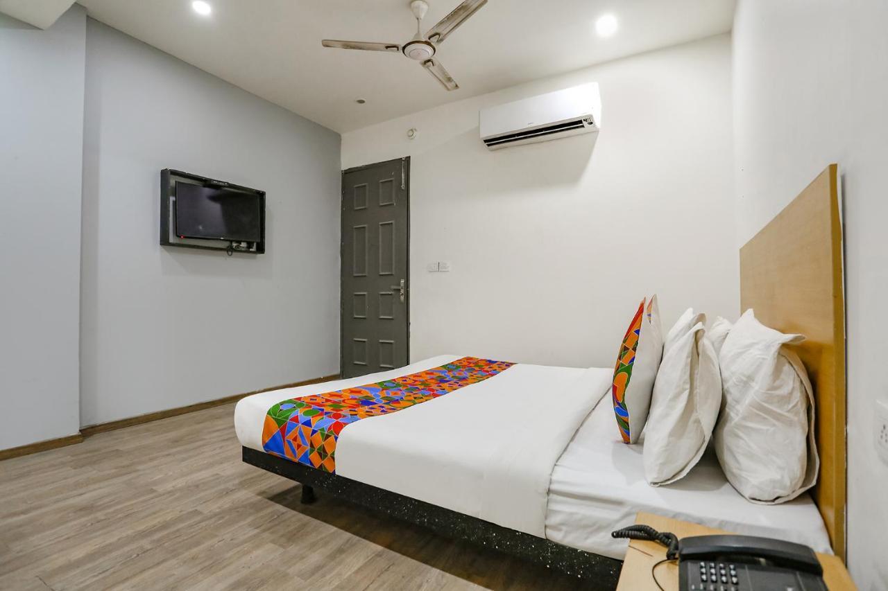 Fabhotel Vat - Meera Bagh Delhi (National Capital Territory of India) Exterior foto